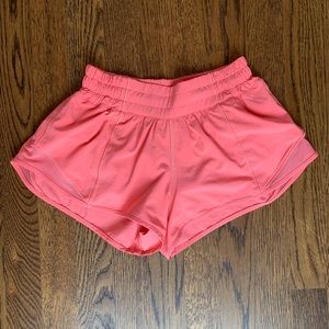 Lululemon Low Rise Hotty Hots 2.5’